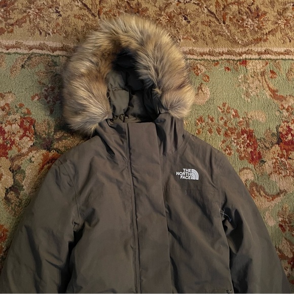 The North Face Women's Arctic Parka - NWT Taupe Green - Picture 7 of 9